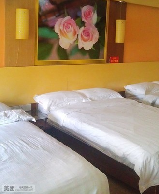 金湾快捷宾馆三床房住宿体验 经济实惠的多晚选择